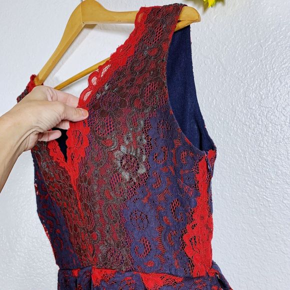 NSR Napean Sea Rd Red Lace Fitted Flare Mini Dress Scalloped V Neck Size Medium - Picture 4 of 10